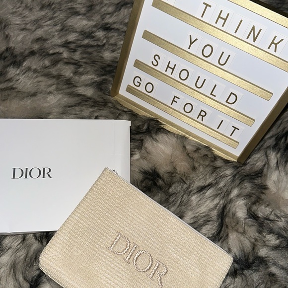 Dior Raffia Pouch - Picture 2 of 4